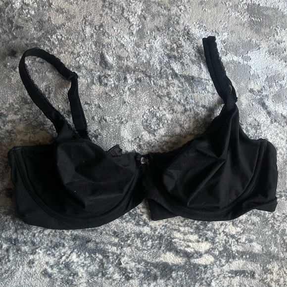 Victoria secret body by victoria bra - Picture 1 of 3